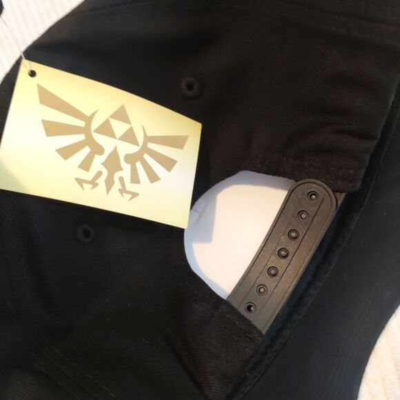 The Legend Of Zelda, Breath Of The Wild Cap Hat Adult Snapback Black Gold W/ Pin - Picture 8 of 9